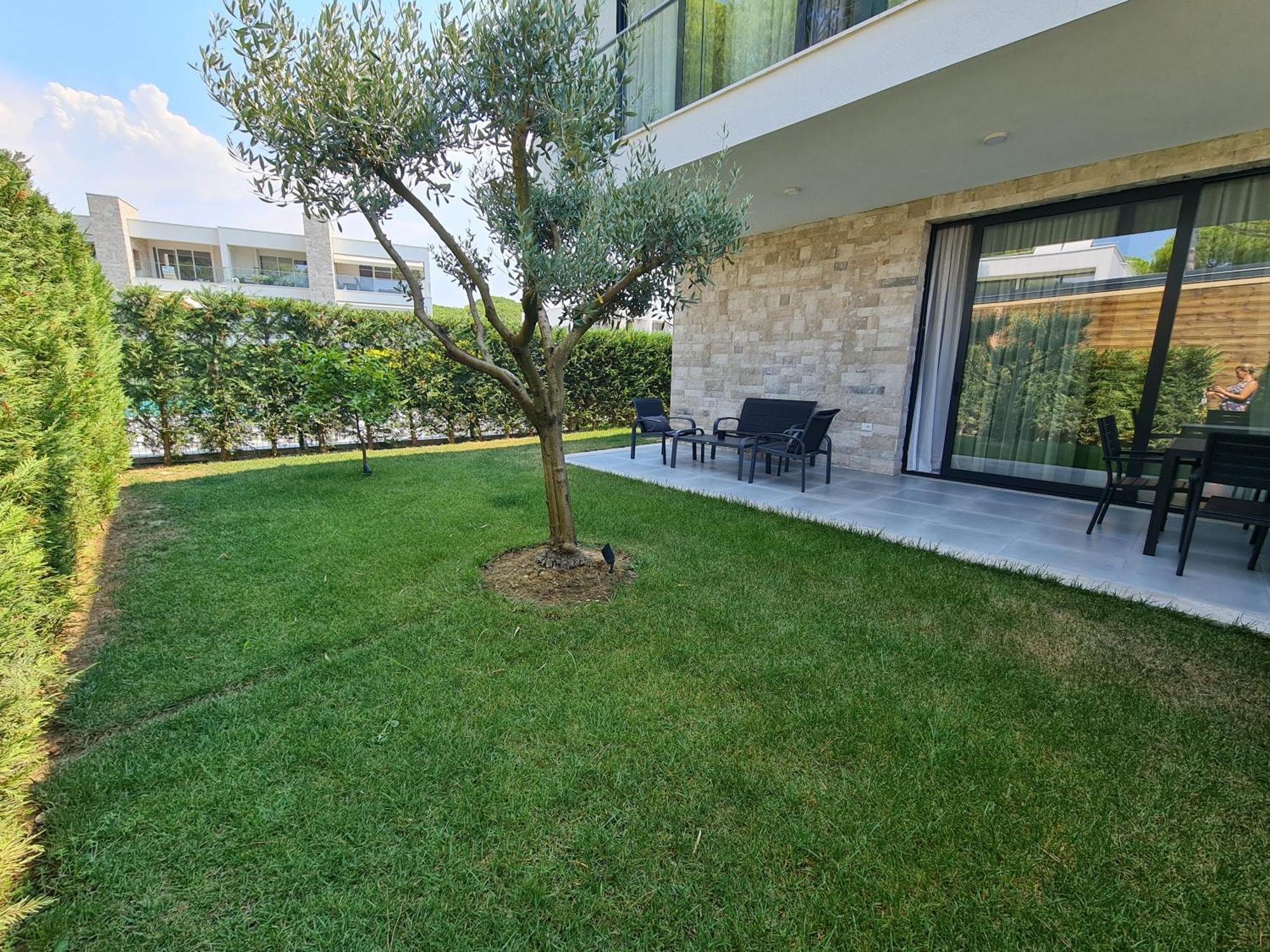 Rosemarine Villas Durrës Extérieur photo